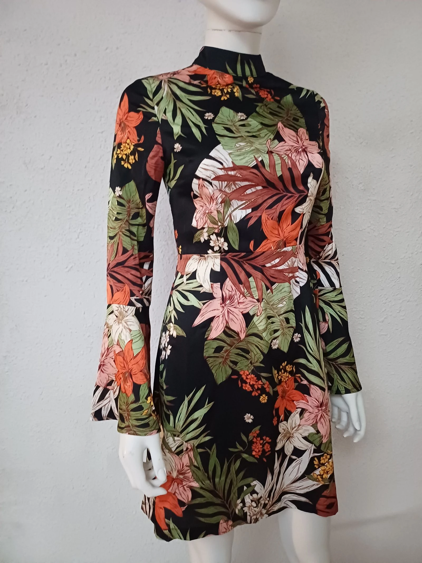 Very beautiful tropical print dress with wide sleeves - 36 Girl in mind – photo 2